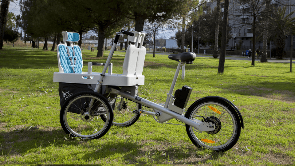 Fahren Familie Taga Elektrisch