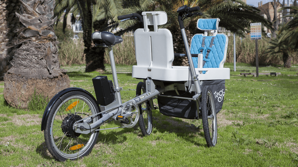 Fahren Familie Taga Elektrisch