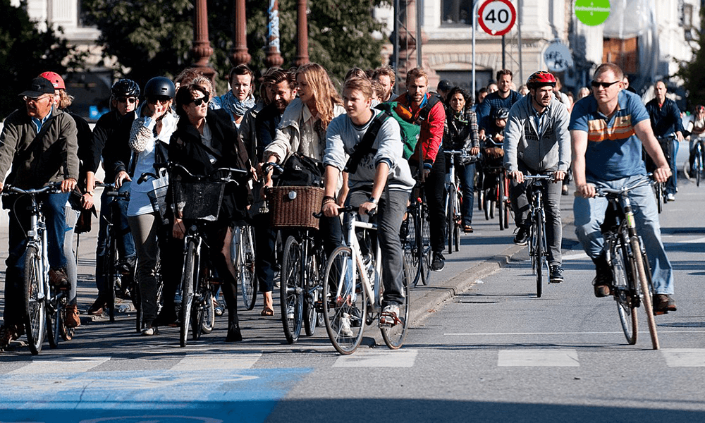 STOP ALLE AUTO 4 MILIONI IN PISTE CICLABILI