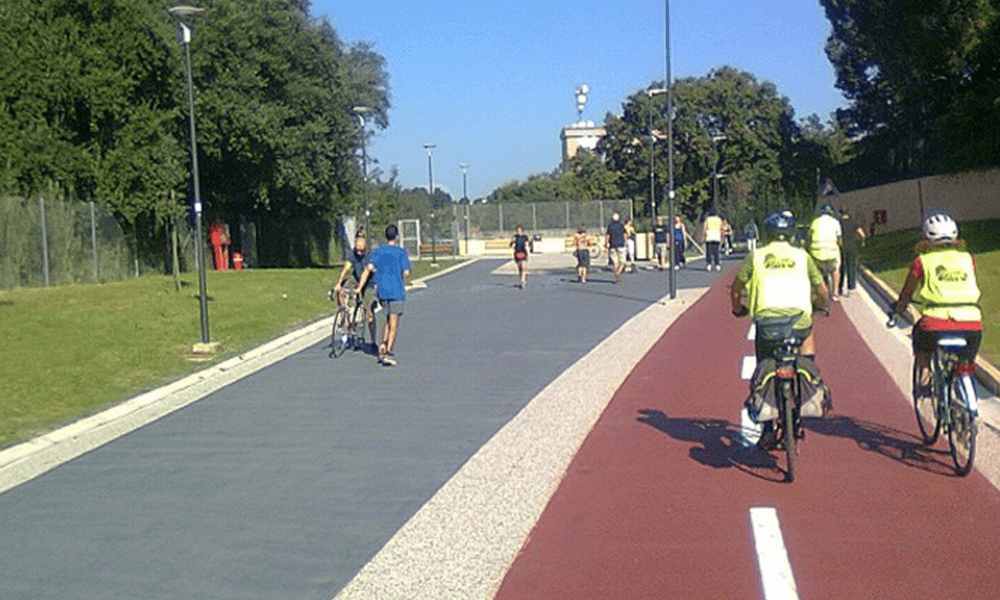 STOP ALLE AUTO 4 MILIONI IN PISTE CICLABILI